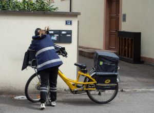 Poštarki preti ZATVOR: Preko 1.000 pošiljki nije isporučila, a njena opravdanja pred sudom su jako BIZARNA