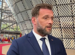 BOŽANIĆ O MILANOVIĆEVOJ ODLUCI DA NE RAZMATRA POMOĆ UKRAJINI: Bez brige, verujem u dve trećine poslanika