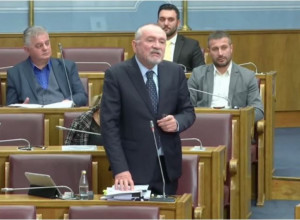 (VIDEO) ŽESTOKA SVAĐA U SKUPŠTINI: Prisutni predstavnici Agencije za sprečavanje korupcije