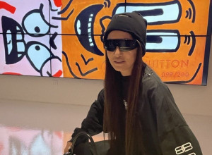 Popularna kreatorka objavila RETKU porodičnu fotografiju: Za nju se priča da NE STARI, a malo ko zna da ima i DVE ĆERKE