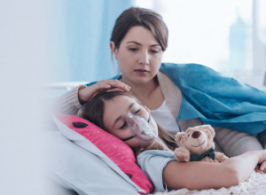 Može dovesti do SMRTI u roku od 24 sata: Svi je mešaju sa PREHLADOM, a evo kako da prepoznate prve simptome ove INFEKCIJE kod deteta