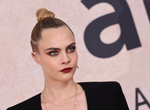 Prošle godine se raspadala: Posle rehabilitacije Kara Delevinj izgleda bolje nego ikada