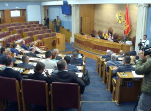 ODLOŽENO GLASANJE ZA SUDIJE USTAVNOG SUDA: Opozicija ima mogućnost da se do 12. decembra dogovodi sa vladajućom većinom