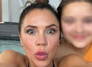 Ćerka Viktorije Bekam je ZGROŽENA njenim STAJLINGOM iz perioda "Spice Girls": Harper je vrlo NEGATIVNO reagovala, a evo šta joj je NEDOPUSTIVO