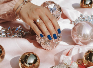 Lakovi za NOKTE koji će obeležiti zimu: Za prelepim MANIKIROM je poludeo ceo SVET, pogledajte i biće vam jasno zašto