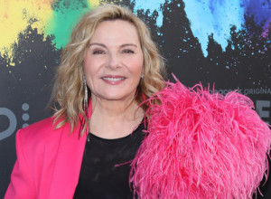 Zvezda hit serijala "Seks i grad" u novoj reklami Kim Kardašijan: Ulazi u osmu deceniju, a izgleda 20 godina mlađe!