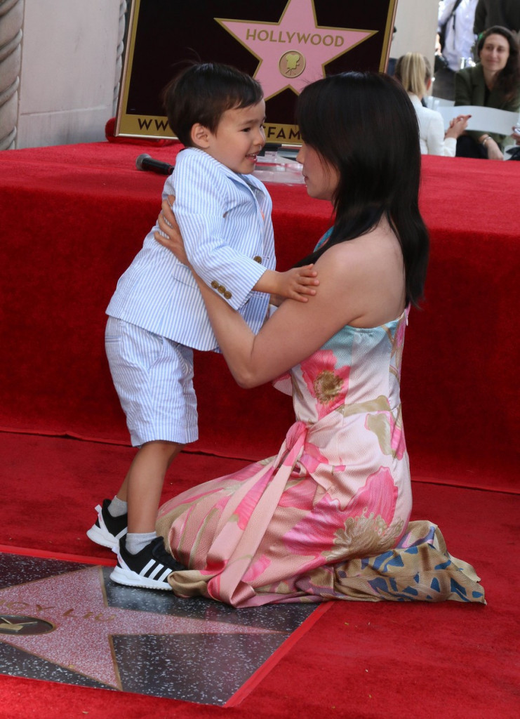 Na SLAVNOJ glumici tragovi STAROSTI se ne vide: Proslavila je 54. rođendan, predrasude su je tokom života PRATILE, govorili su joj da neće USPETI, a danas joj se svi DIVE