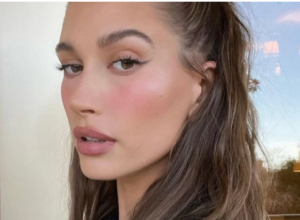 Hejli je podelila TRIK sa rumenilom i sve ŽENE su oduševljene:  Jednostavna FORA naterala je i profesionalne ŠMINKERKE da joj skinu KAPU (VIDEO)