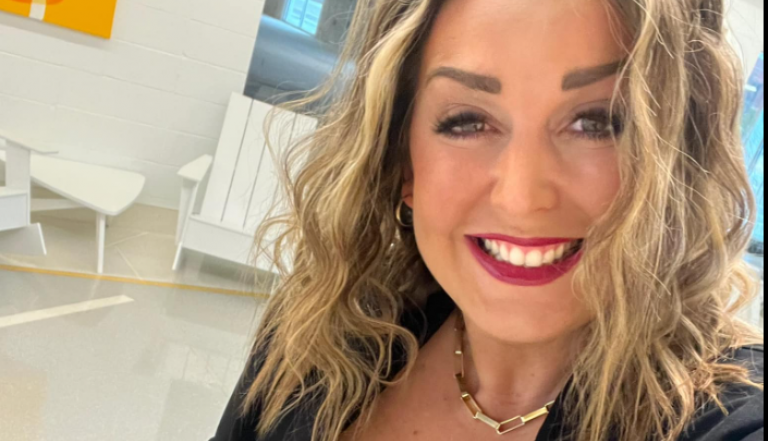 Krisitna je pomoću ova ČETIRI simptoma otkrila da ima rak ŠTITNE ŽLEZDE: "Mislila sam da je STRES i UMOR, a onda me je muž odveo kod lekara"