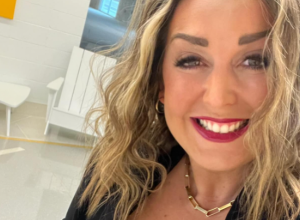 Krisitna je pomoću ova ČETIRI simptoma otkrila da ima rak ŠTITNE ŽLEZDE: "Mislila sam da je STRES i UMOR, a onda me je muž odveo kod lekara"