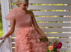 Udala se u ROZE haljini i šokirala GOSTE:"Tražila sam od njih da dođu u BELOM, a onda su me svi NAPALI zbog jednog DETALJA"