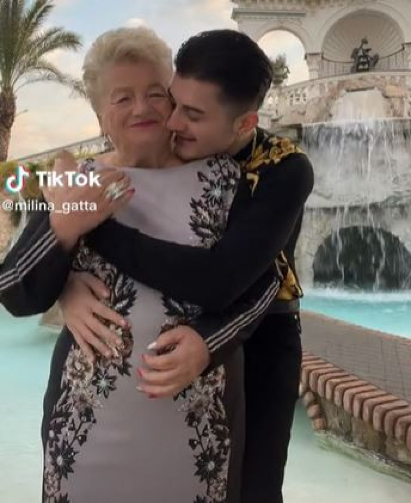 Ona ima 76 godina a on 19 i objavili su da čekaju prvu BEBU: 88 MILIONA ljudi pogledalo video gde je PROSI a sada su svi ZGROŽENI istinom!