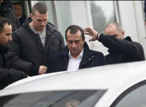 FOTOGRAFIJE UHAPŠENOG ČAĐENOVIĆA: Specijalni tužilac sa lisicama na rukama, sproveden na saslušanje u SDT
