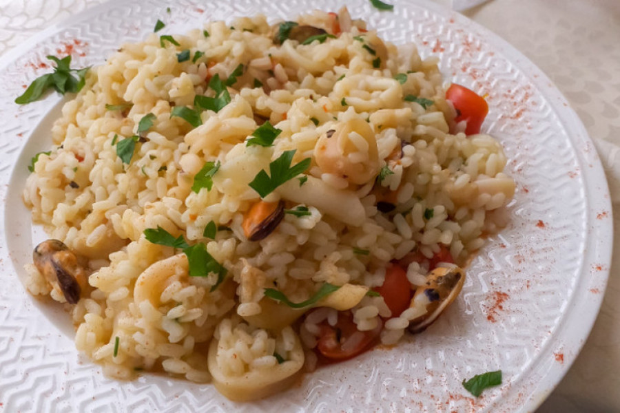 Rižoto sa MORSKIM plodovima: Tradicionalni RECEPT koji morate da ZAPAMTITE
