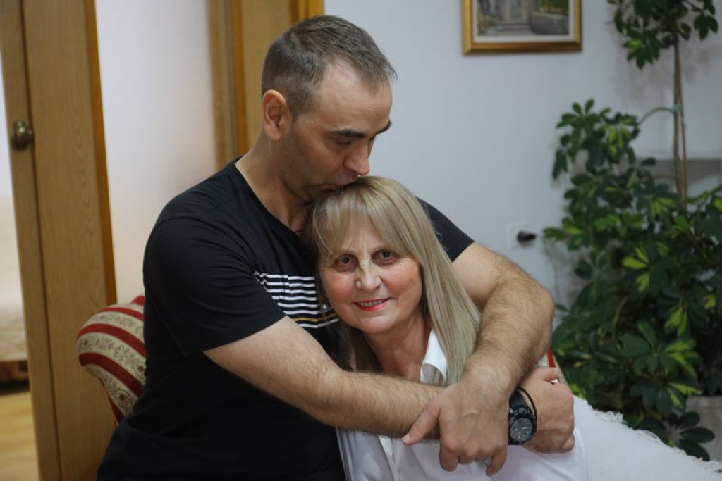 Naj mame Srbije: Velka je sinu Igoru donirala svoj BUBREG i "ponovo ga rodila", kada su ga doktori otpisali, ova LAVICA nije odustala