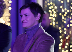 Ana Brnabić i Milica Đurđić zajedno diktiraju MODNE trendove: Obe nose POPULARNE odevne komade, ne zna se kojoj LEPŠE stoji