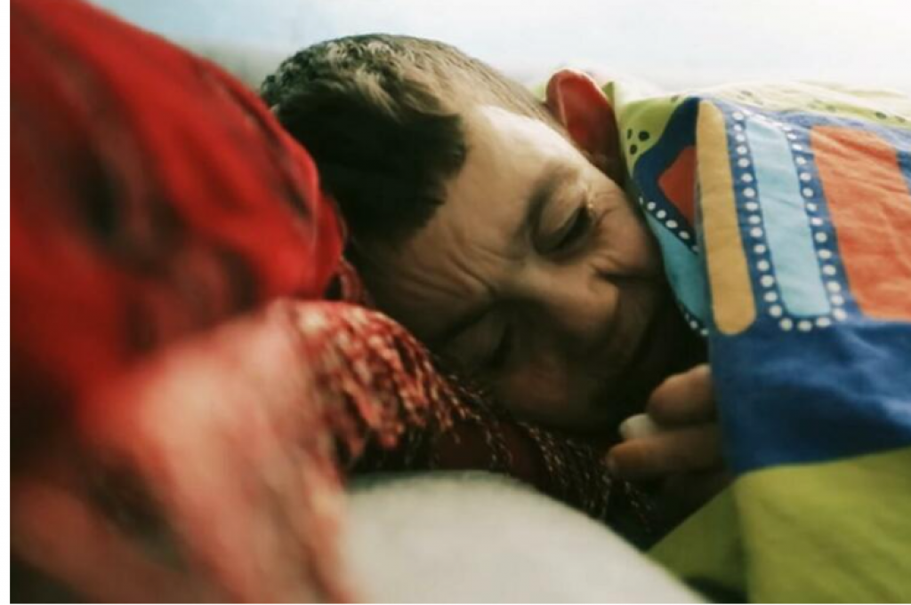 Dečak (12) izgleda kao da ima 60 godina: Zarobljen je u telu STARCA, on ima samo jednu želju koja SLAMA SRCA (VIDEO)