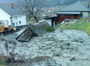 HAOS U CRNOJ GORI: Olujno nevreme izazavalo velike poplave, hitne službe na terenu (FOTO)