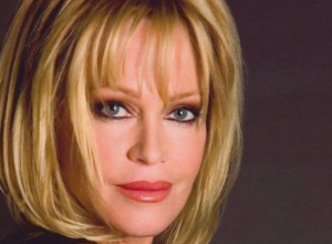 Šta se desilo sa Melani Grifit? Svi gledaju u njeno ISKRIVLJENO lice, izgleda prestrašno kad se nasmeje