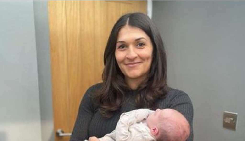 Simona je BEBU rodila dve nedelje posle TERMINA: Zbog jedne stvari Almu smatraju je ČUDOM od DETETA, datum koji je odabrala za dolazak na svet jedinstven je za njene RODITELJE