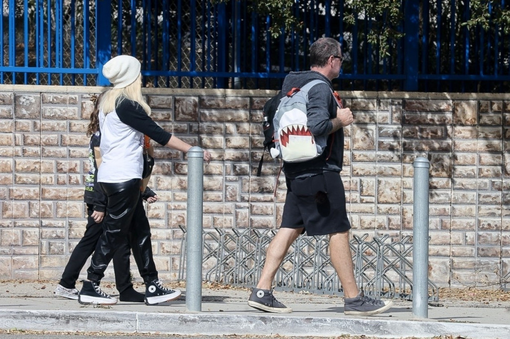 Glumica završila u BOLNICI, plaši se za svoje zdravlje: Fanovi veruju da ju je stiglo JEZIVO prokletstvo