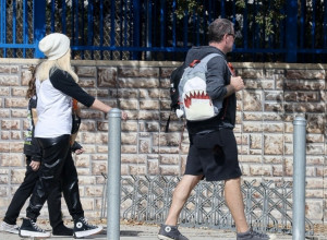 Glumica završila u BOLNICI, plaši se za svoje zdravlje: Fanovi veruju da ju je stiglo JEZIVO prokletstvo