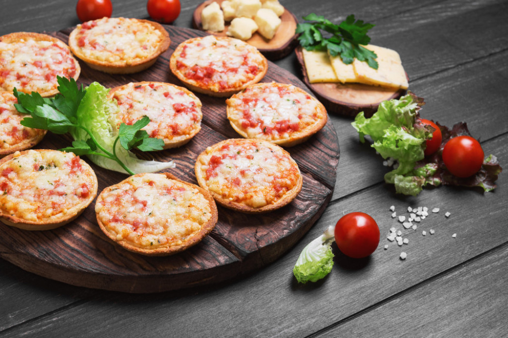 Recept za MINI PICE koji će deca obožavati: Ukusno i sočno jelo idealno je za doručak