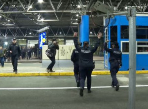 "MOJE PRVO PLAĆANJE EVRIMA" Plenković se sa Fon der Lajenovom uz kafu oprostio od kuna (FOTO)
