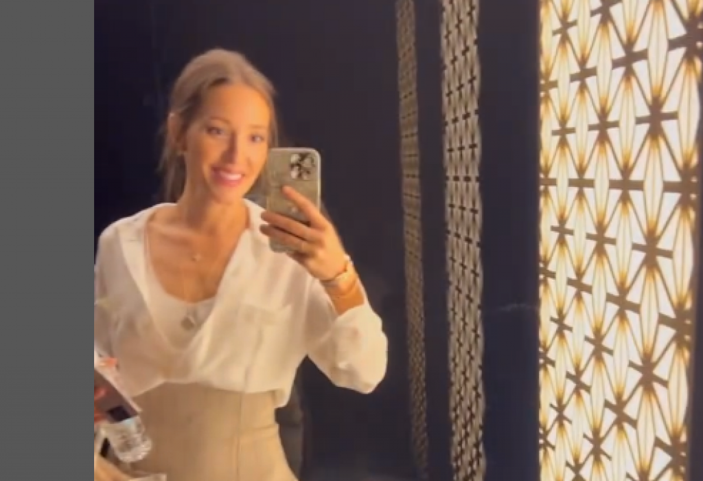 "Ti si SAVRŠENSTVO, prosto zračiš": Retko imamo priliku da Jelenu Đoković vidimo kompletno našminkanu, ovaj put nas je oborila s nogu (FOTO)