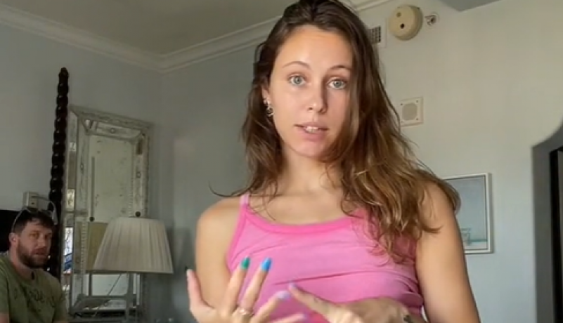 "Na tatinom venčanju sam SPAVALA sa njegovim najboljim drugom": Influenserka sve ŠOKIRALA nakon što je detalje AFERE objavila na društvenoj mreži!
