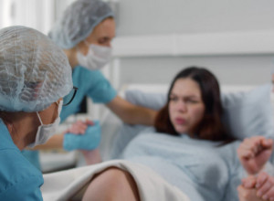 Šokirala se kad je ugledala BEBU nakon porođaja: Doktori su se našli u čudu, nikada ništa slično nisu videli (VIDEO)