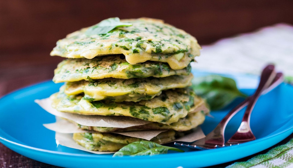 Napravite palačinke od spanaća i sira: Recept za ukusne slane palačinke od povrća