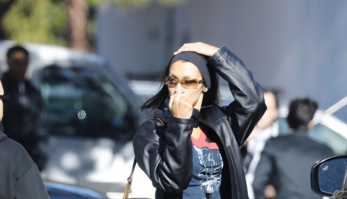 Zvanično je NAJBOLJE obučena žena na SVETU: Manekenka često šokira javnost kreativnim IZDANJIMA, a ovo su razlozi zbog kojih je ponela ovu TITULU