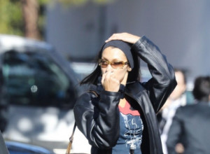 Zvanično je NAJBOLJE obučena žena na SVETU: Manekenka često šokira javnost kreativnim IZDANJIMA, a ovo su razlozi zbog kojih je ponela ovu TITULU