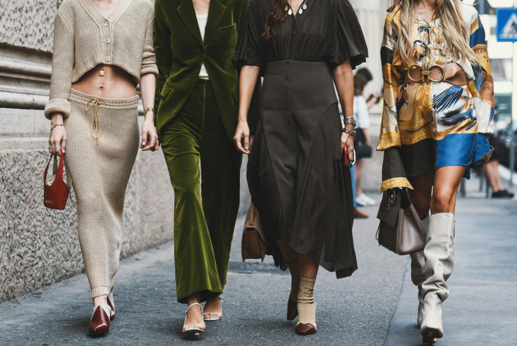 Elegantno, RASKOŠNO i moderno: Ove HALJINE nose vodeće modne INFLUENSERKE, a mogu da vam budu inspiracija za letnju svadbu ili svečanost