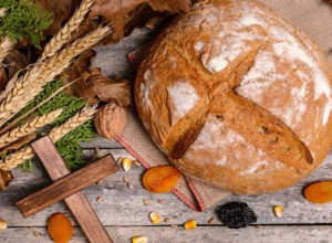 Najčudniji božićni običaji kod Srba: Ogledanje u masnoći od kačamaka, kolač za volove