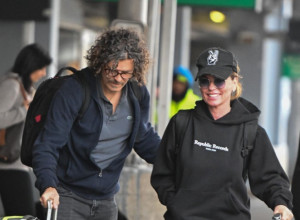 Zatekla je prijateljicu u KREVETU sa tadašnjim mužem: Osvetila se na originalan način, a sada se vratila LEPŠA nego ikada