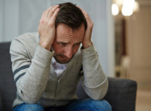 "Uhvatio sam SUPRUGU sa komšijinim sinom na delu": Razočarani muškarac sada traži savet da sačuva BRAK