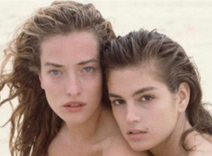 Sindi Kraford se POTRESNIM REČIMA oprostila od Tatjane: Iznenadna smrt jedne od najvećih SUPERMODELA ostavila je modni svet u tuzi