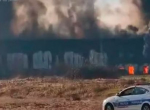 VATRENA STIHIJA ZAHVATILA SALON NAMEŠTAJA: Povređene dve osobe(VIDEO)