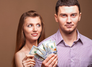 "Balkanci dužinu penisa poistovećuju s debljinom novčanika": Pitali smo momke i žene da li se MUŠKARCI osećaju UGROŽENO ako žena više zarađuje