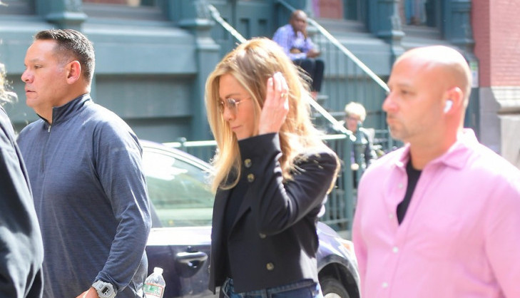 Ovo će biti najtraženiji model pantalona u ovoj sezoni: Dženifer Aniston ih obožava, a sada ćemo ih nositi u najekstremnijem izdanju