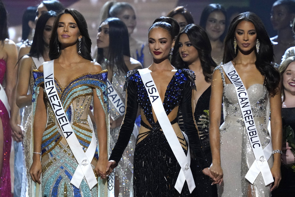 Sinoć je izabrana nova MIS UNIVERZUMA: Evo kako izgleda NAJLEPŠA žena sveta, ima samo 28 godina (FOTO)