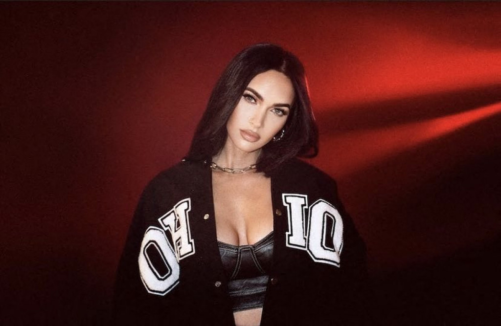 Megan Foks opet pokazala zašto važi za najzgodniju ženu sveta: Protivnica je brushaltera, a dečko je u tome najviše podržava