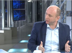 KO BRANI OTVARANJE KVONOVIH RAČUNARA? Knežević: "Imamo informaciju da se na tom laptopu nalazi inkriminišića prepiska između Kvona i Spajića"