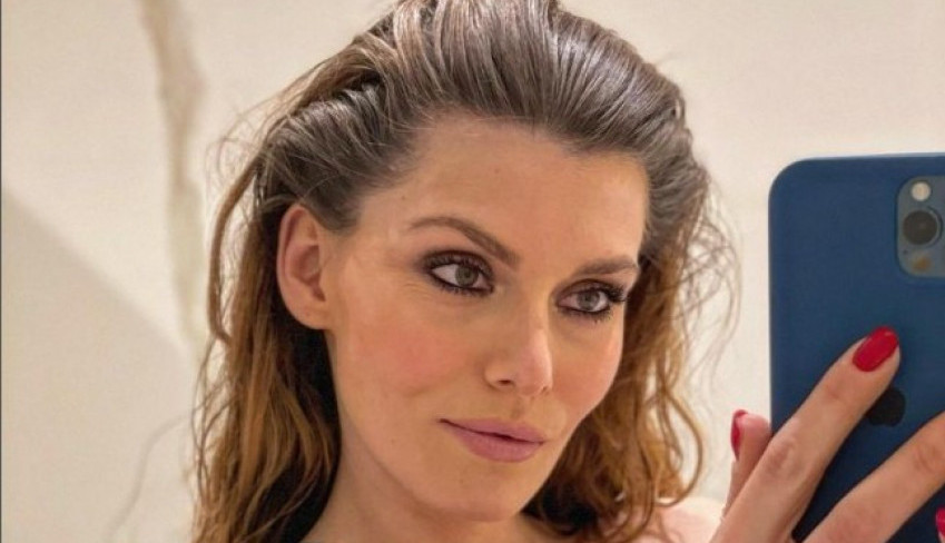 Najtraženiji MODNI komad sezone: Ovoj neobičnoj košulji nije odolela ni Tamara Dragičević