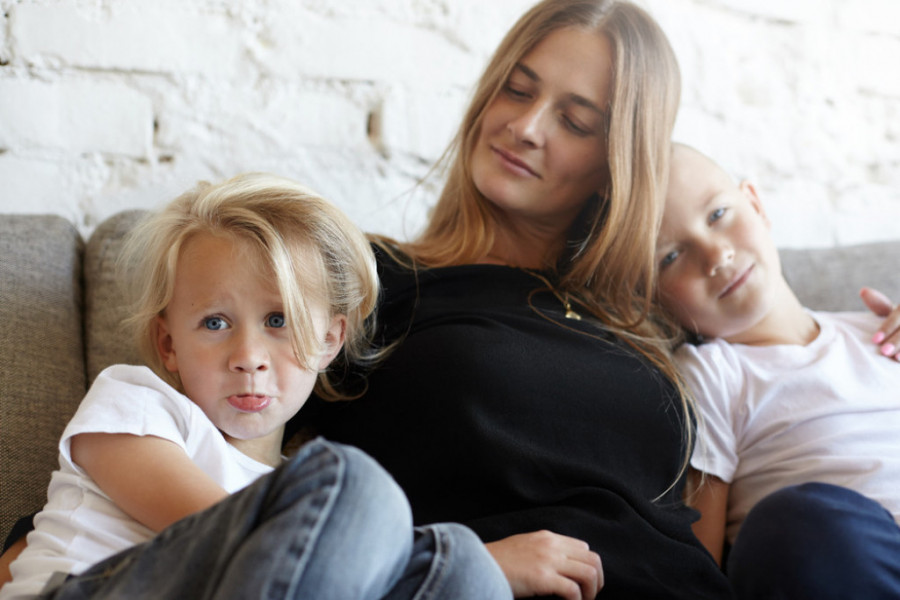 Mama, zašto lažeš? Istraživanje otkriva da majke imaju omiljeno dete, ovih 5 znakova to dokazuje