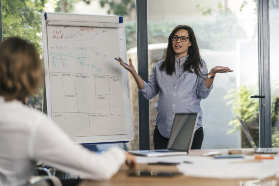 Trudnica doživela uvrede na poslu: "Kolega mi je rekao da mi treba drugi BRUSHALTER, tako mi je neprijatno"