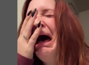 Nakon što je popunila usne FILEROM, svaki put kada se prehladi, dešava se OVO: "Kajem se što sam ih uradila, kad bih samo mogla da vratim vreme"