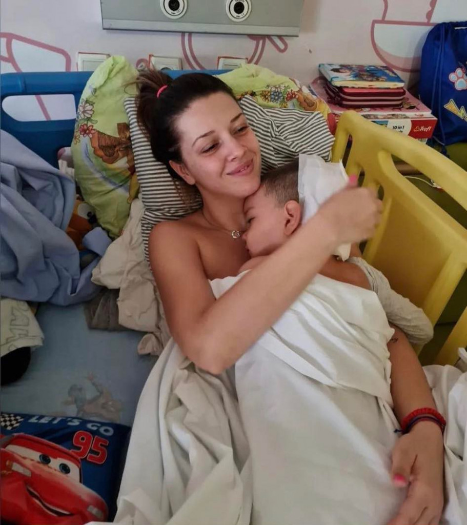 Muž joj je prošle godine preminuo a sada joj se dete BORI sa opakim TUMOROM: Pomozimo svi malom Luki da OZDRAVI!